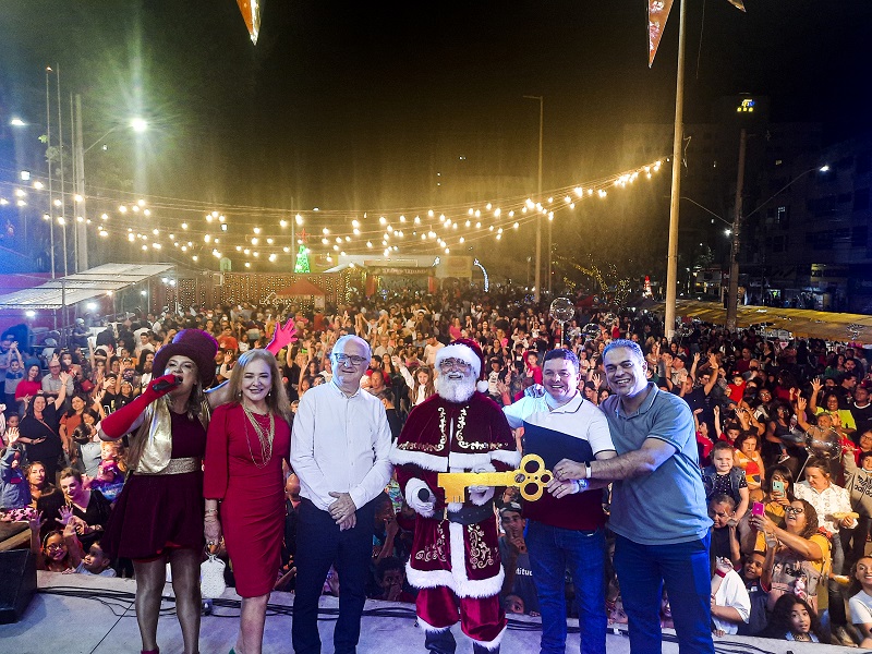 Natal E Cultura Em Monlevade Chegada Do Papai Noel E Shows Lotam A