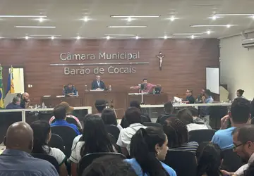 Seis vereadores derrubam denúncia para investigar prefeito de Barão 