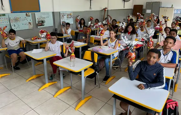Mais de dois mil alunos recebem ovos de Páscoa em São Gonçalo 